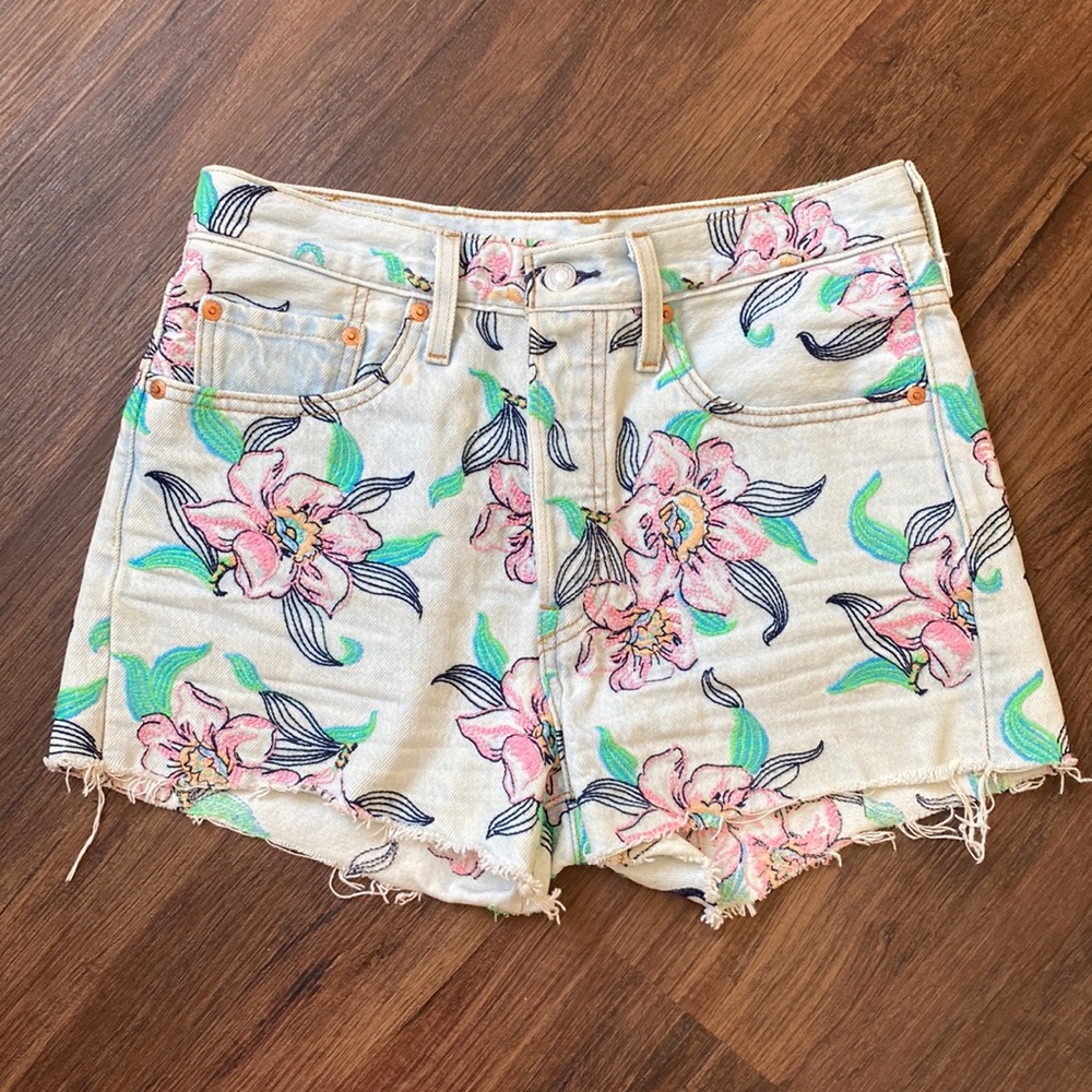Levi’s 501 embroidered shorts